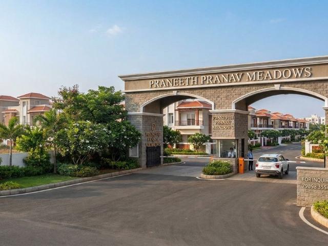Resale | 4 BHK 2633 Sq.Ft. Villa in Praneeth Pranav Meadows