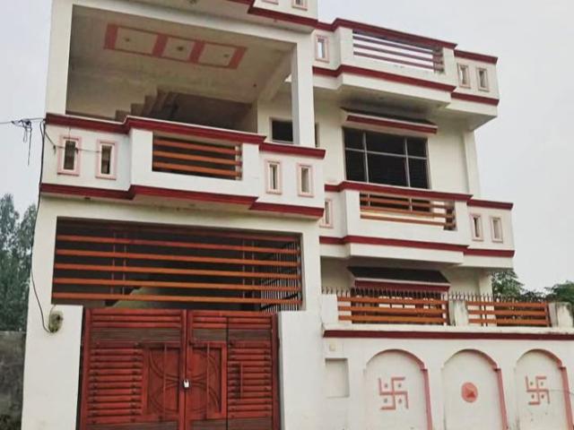 Resale | 4 BHK 275 Sq.Yd. Independent House in Dlf Ankur Vihar