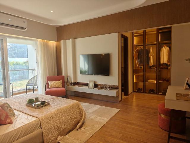 Resale | 4 BHK 2702 Sq.Ft. Apartment in Godrej Elaris