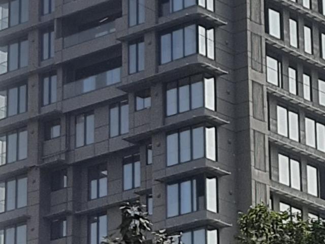 Resale | 4 BHK 2705 Sq.Ft. Apartment in Off Linking Road