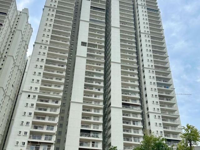Resale | 4 BHK + 2708 Sq.Ft. Apartment in Prestige Beverly Hills