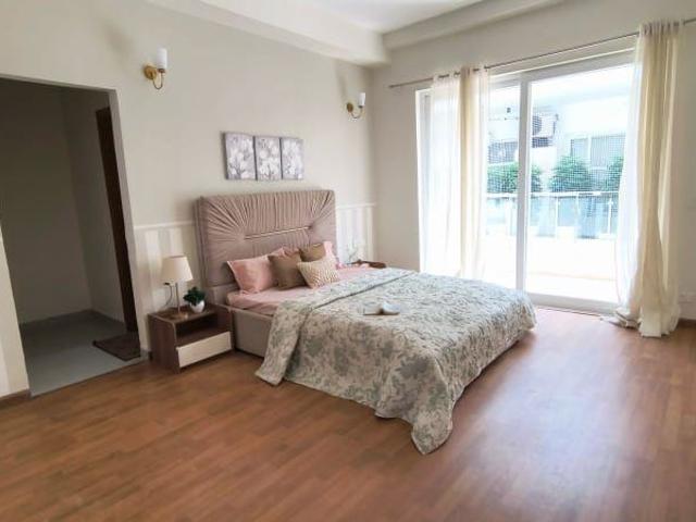 Resale | 4 BHK + 2800 Sq.Ft. Apartment in SS Linden