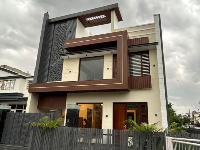Resale | 4 BHK + 280 Sq.Yd. Independent House in Sector 125