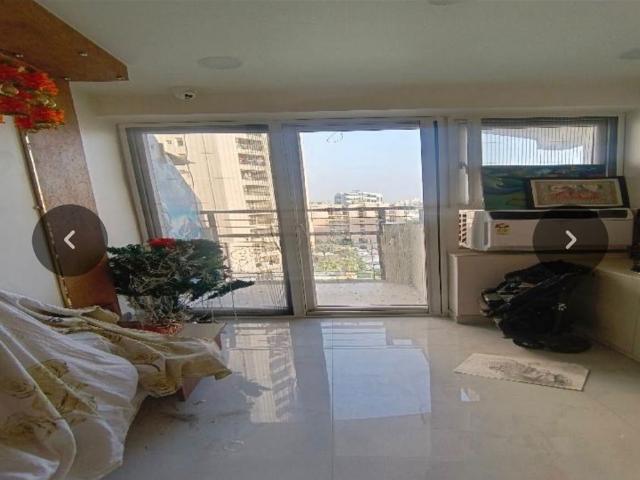 Resale | 4 BHK + 2950 Sq.Ft. Apartment in Parsvnath Srishti