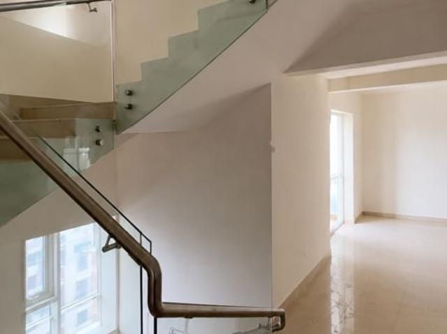 Resale | 4 BHK 2938 Sq.Ft. Apartment in Aurobindo Kohinoor