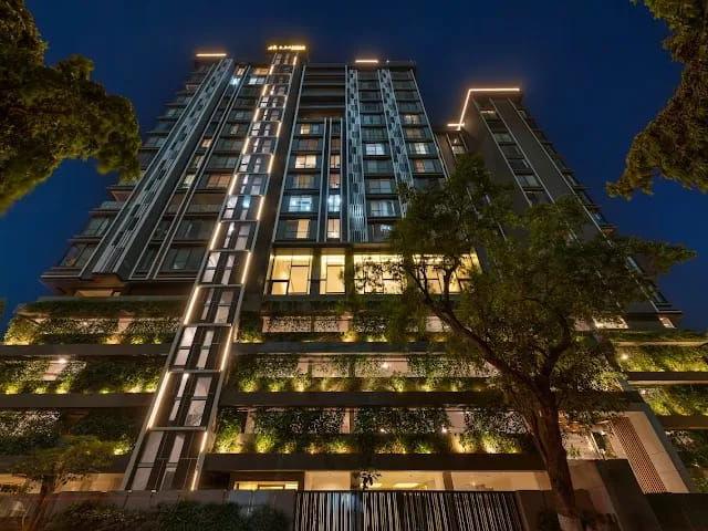 Resale | 4 BHK 3082 Sq.Ft. Penthouse in S Raheja New Light