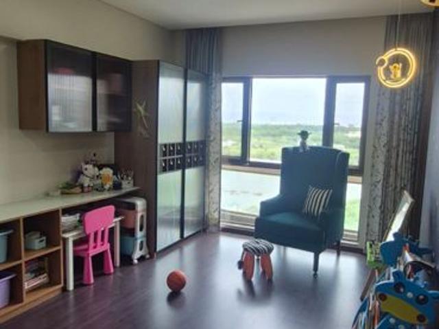 Resale | 4 BHK 3000 Sq.Ft. Apartment in Panchshil Eon Waterfront I