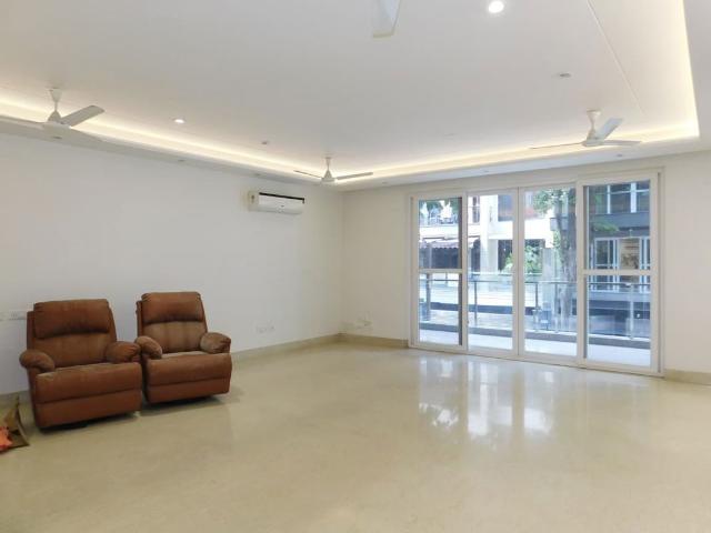 Resale | 4 BHK 300 Sq.Yd. Apartment in Saket