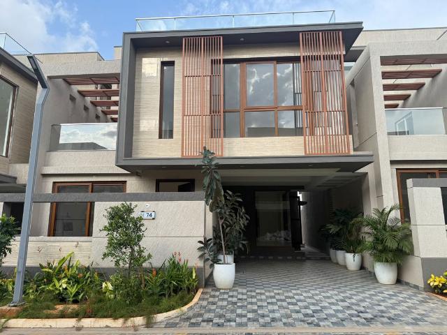 Resale | 4 BHK 3195 Sq.Ft. Villa in MJR Divine Meadows