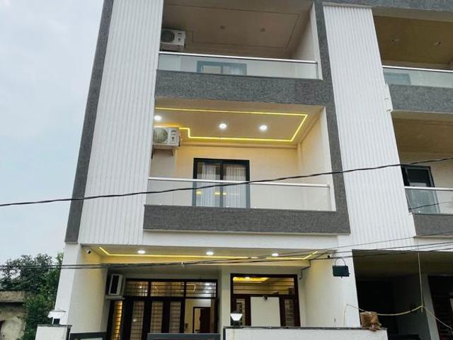 Resale | 4 BHK + 3100 Sq.Ft. Villa in Vaishali Nagar
