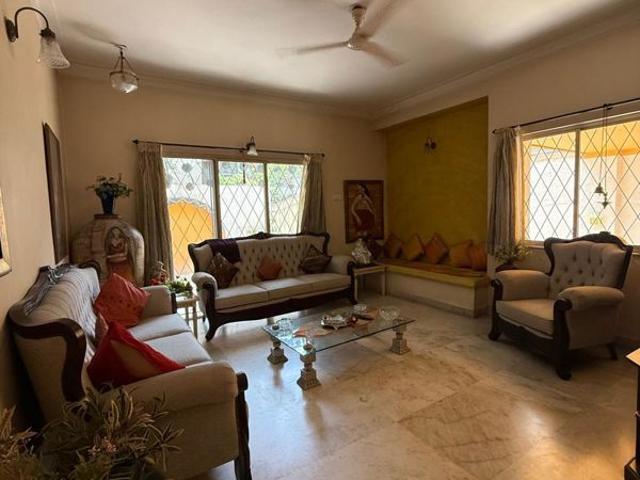 Resale | 4 BHK + 3100 Sq.Ft. Villa in Koregaon Park CHS