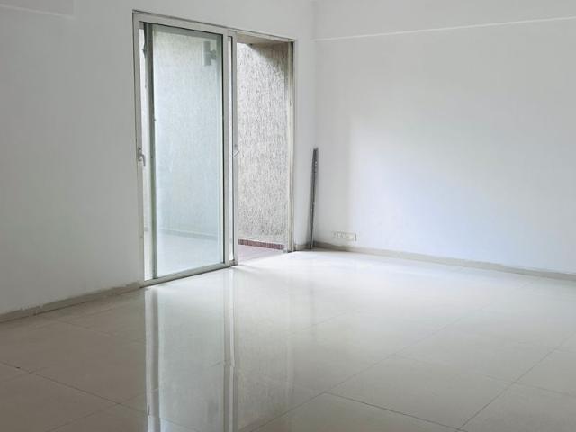 Resale | 4 BHK + 3200 Sq.Ft. Apartment in Estado Presidential Phase II