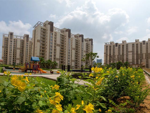 Resale | 4 BHK 3200 Sq.Ft. Penthouse in Emaar Gurgaon Greens