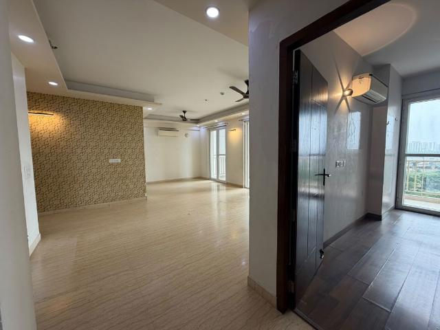 Resale | 4 BHK + 3235 Sq.Ft. Apartment in Vatika Sovereign Park