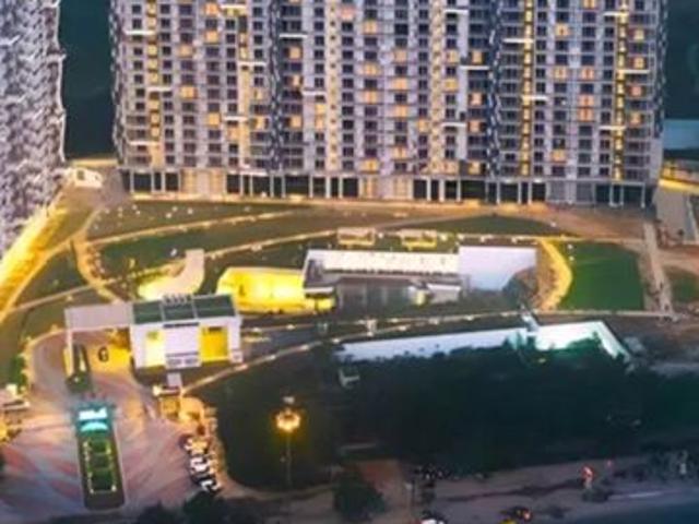 Resale | 4 BHK + 3300 Sq.Ft. Apartment in Prateek Edifice