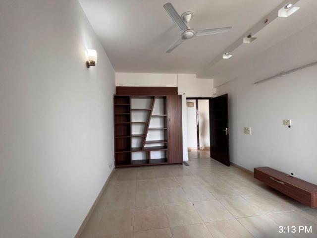 Resale | 4 BHK + 3300 Sq.Ft. Apartment in Varun C.G.H Society