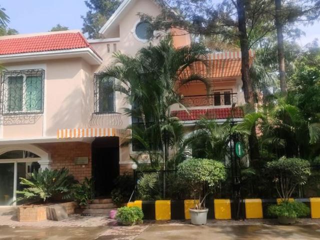 Resale | 4 BHK 3400 Sq.Ft. Villa in Nyati Serenity Enclave