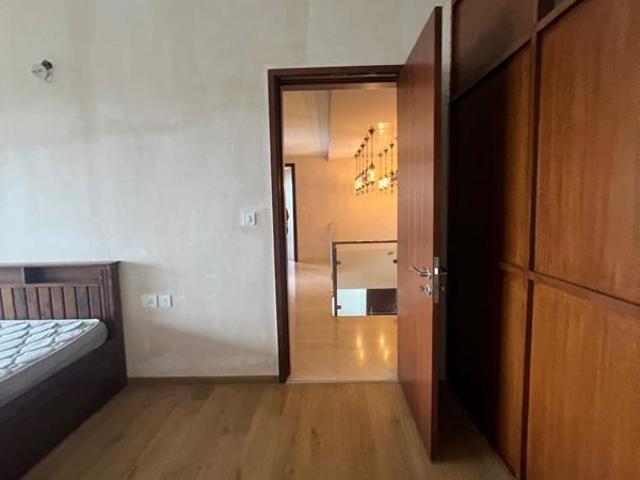 Resale | 4 BHK 3500 Sq.Ft. Apartment in Pramuk MM Meridian