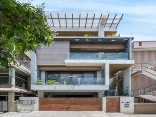 Resale | 4 BHK 3500 Sq.Ft. Independent House in Sadananda Nagar