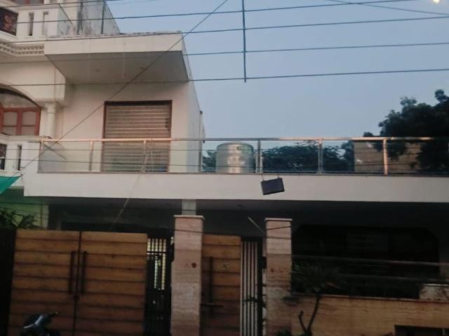 Resale | 4 BHK + 350 Sq.Yd. Independent House in Sector 16