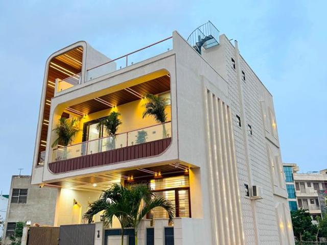 Resale | 4 BHK + 3600 Sq.Ft. Villa in Dhawas
