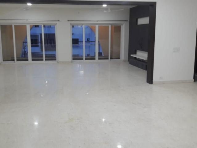 Resale | 4 BHK 3600 Sq.Ft. Apartment in Elegant Luxor