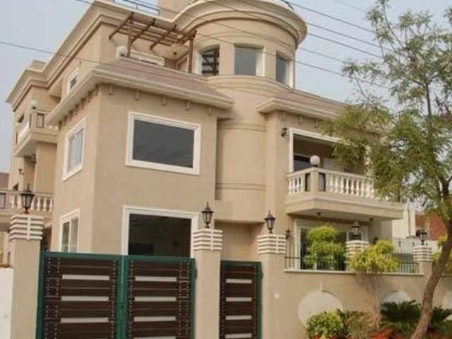 Resale | 4 BHK 375 Sq.Mt. Independent House in Kothi For Sale