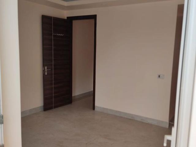 Resale | 4 BHK + 3712 Sq.Ft. Apartment in M3M Altitude