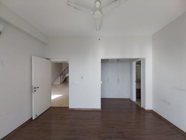 Resale | 4 BHK 3715 Sq.Ft. Apartment in M3M Altitude