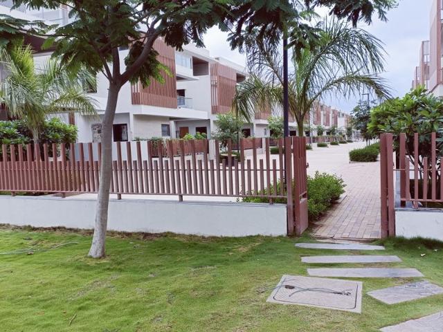 Resale | 4 BHK + 3739 Sq.Ft. Villa in Bhavya Evora