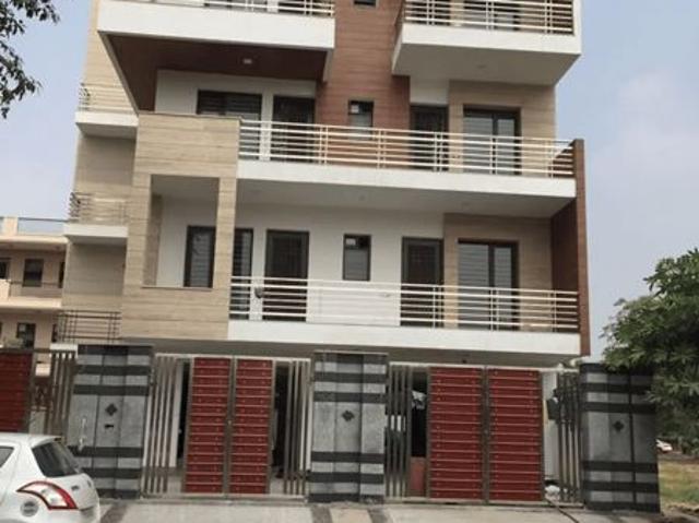 Resale | 4 BHK 382 Sq.Yd. Villa in Palam Vihar