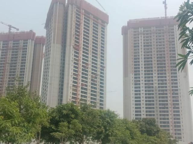Resale | 4 BHK + 3900 Sq.Ft. Apartment in DLF The Arbour