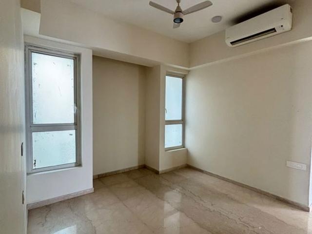 Resale | 4 BHK + 3905 Sq.Ft. Apartment in Kalpataru Vista