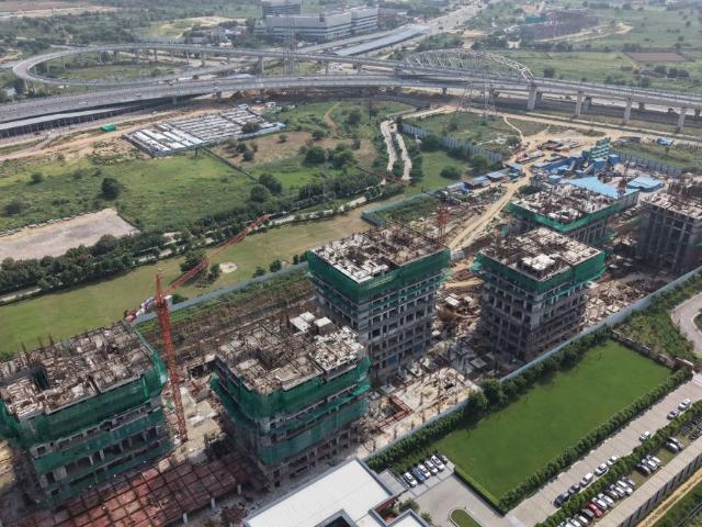 Resale | 4 BHK + 4082 Sq.Ft. Apartment in Max Estate 361