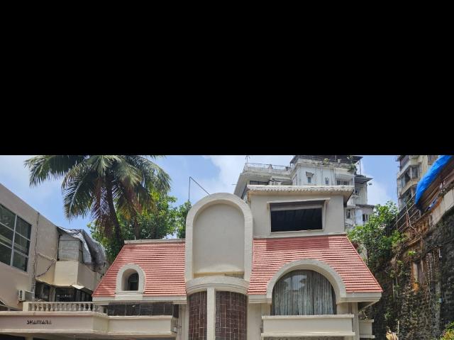 Resale | 4 BHK 4000 Sq.Ft. Independent House in Private Villa
