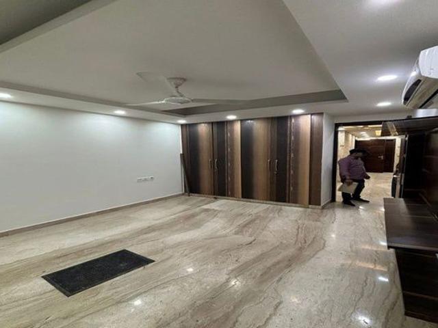 Resale | 4 BHK 400 Sq.Yd. Apartment in Vasant Vihar