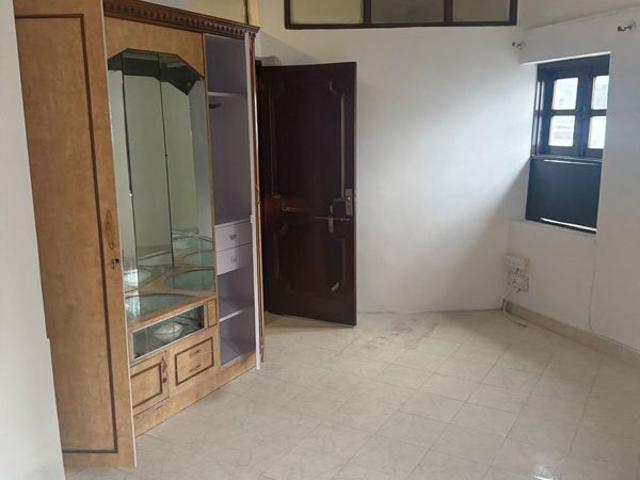 Resale | 4 BHK 400 Sq.Yd. Apartment in Vasant Vihar