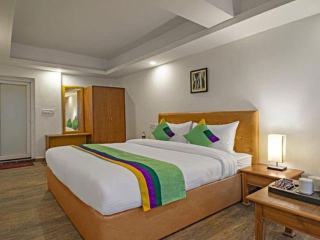 Resale | 4 BHK + 4242 Sq.Ft. Apartment in Sector 70