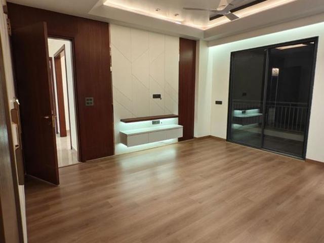 Resale | 4 BHK + 4270 Sq.Ft. Apartment in M3M Altitude