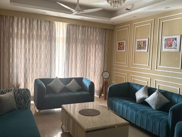 Resale | 4 BHK + 4545 Sq.Ft. Apartment in Parx Laureate