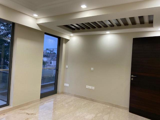 Resale | 4 BHK 4500 Sq.Ft. Apartment in Panchsheel Park