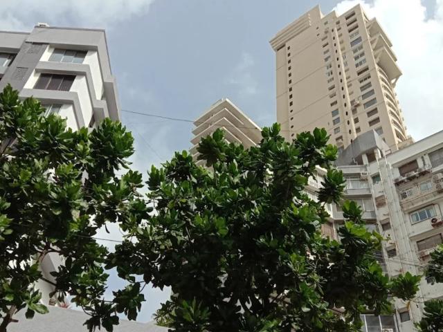 Resale | 4 BHK 4600 Sq.Ft. Apartment in Suraj Millenium