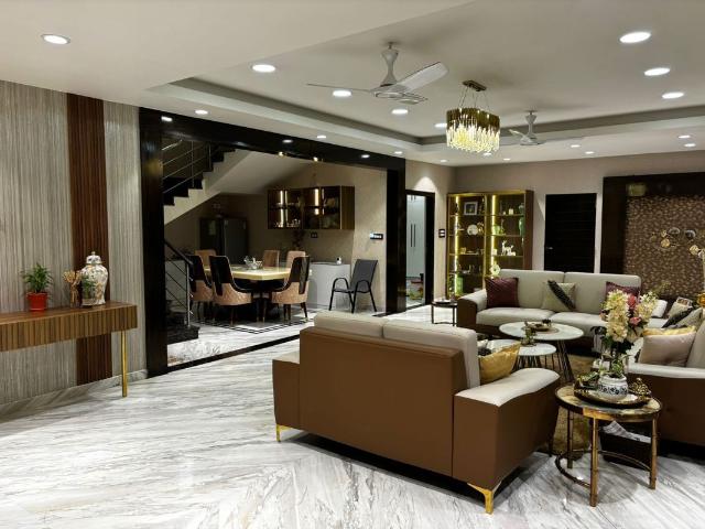 Resale | 4 BHK + 4622 Sq.Ft. Apartment in Maratt Pimento