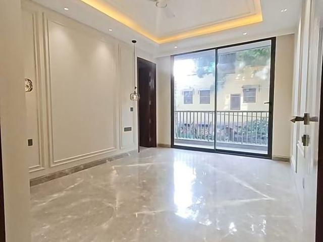 Resale | 4 BHK + 500 Sq.Yd. Apartment in BPTP Amstoria