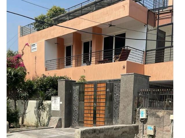 Resale | 4 BHK 500 Sq.Yd. Independent House in Sector 15A