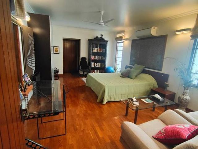 Resale | 4 BHK + 510 Sq.Yd. Independent House in Vasant Vihar