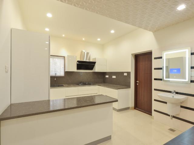 Resale | 4 BHK 5290 Sq.Ft. Apartment in Navayuga Godavari