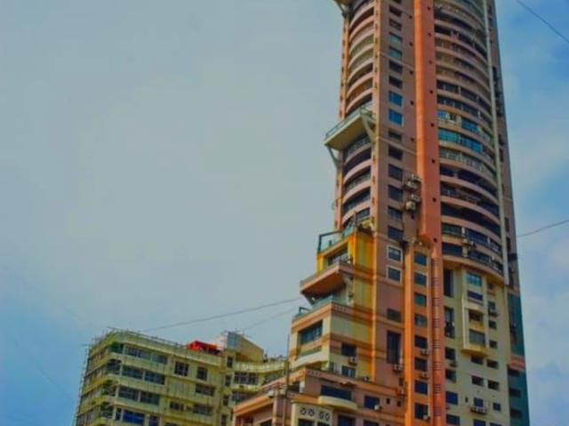 Resale | 4 BHK 5300 Sq.Ft. Apartment in Suraj Millenium