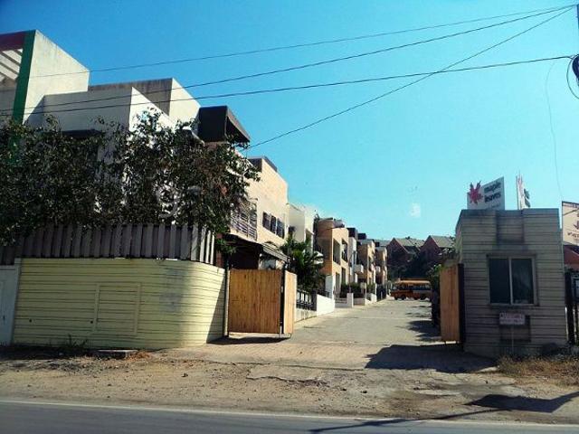 Resale | 4 BHK + 5304 Sq.Ft. Villa in Kolte Patil Maple Leaves