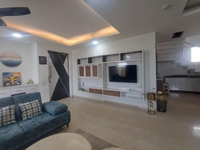 Resale | 4 BHK + 5700 Sq.Ft. Apartment in Bestech Park View Spa